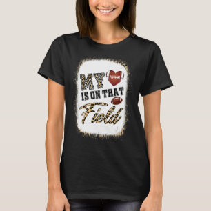 Camiseta Meu coração está naquele campo de futebol, mãe da