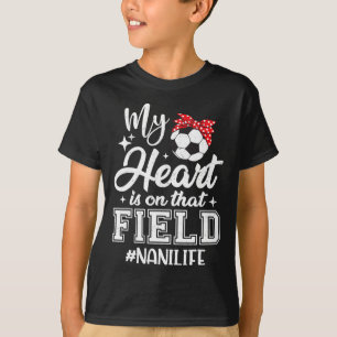 Camiseta Meu Coração Está Naquele Campo de Futebol Nani Vov