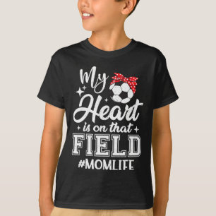 Camiseta Meu Coração Está Naquele Campo Mãe de Futebol Dia