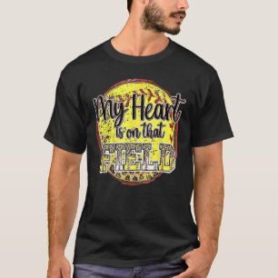 Camiseta Meu Coração Está No Campo Leopard Softball Mãe Mot