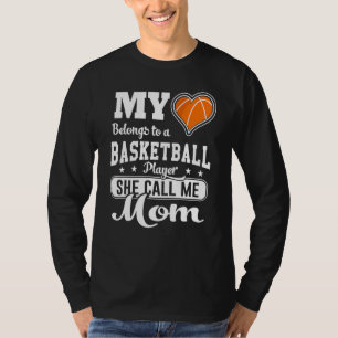 Camiseta Meu Coração Pertence A Jogadora De Basquete Ela Me