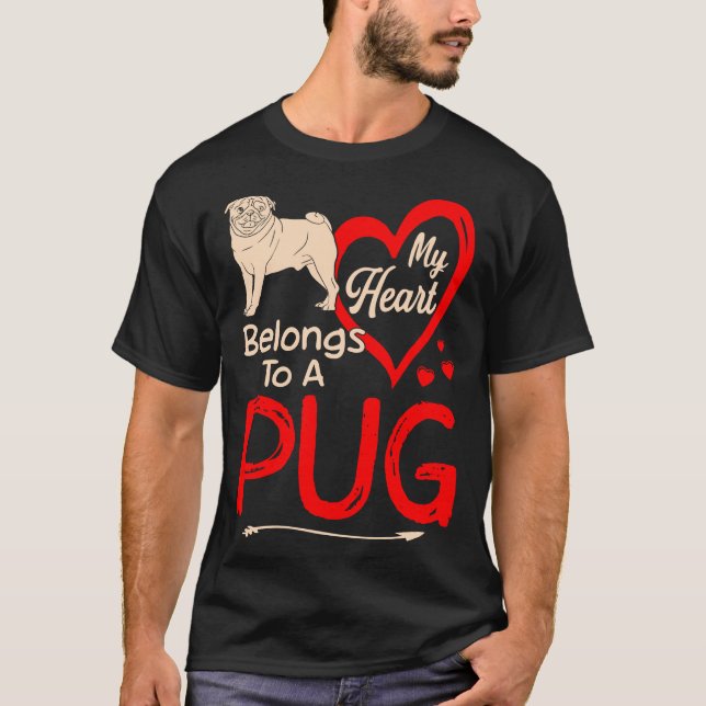 Camiseta Meu Coração Pertence A Pug Namorados (Frente)