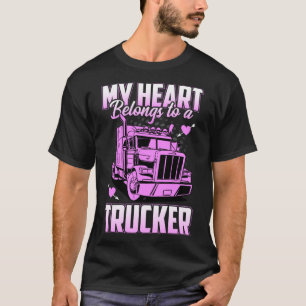 Camiseta Meu Coração Pertence A Um Caminhoneiro