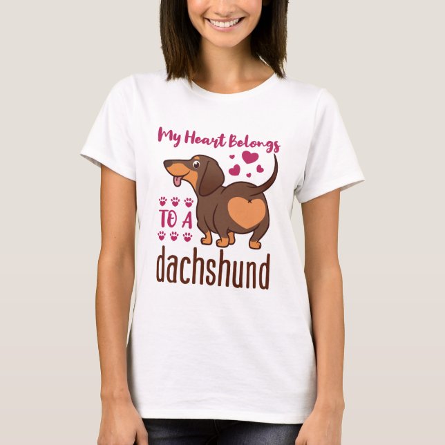 Camiseta Meu coração pertence a um Dachshund (Frente)