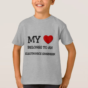 Camiseta Meu coração pertence a um ENGENHEIRO ELECTRÓNIC