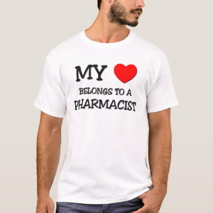 Camiseta Meu coração pertence a um FARMACÊUTICO
