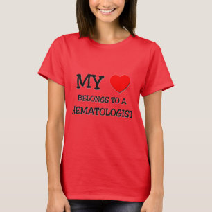 Camiseta Meu coração pertence a um HEMATOLOGIST