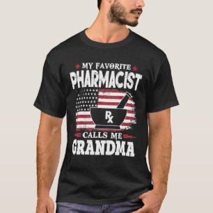 Camiseta Meu Farmacêutico Favorito Me Chama Avó USA Flag M