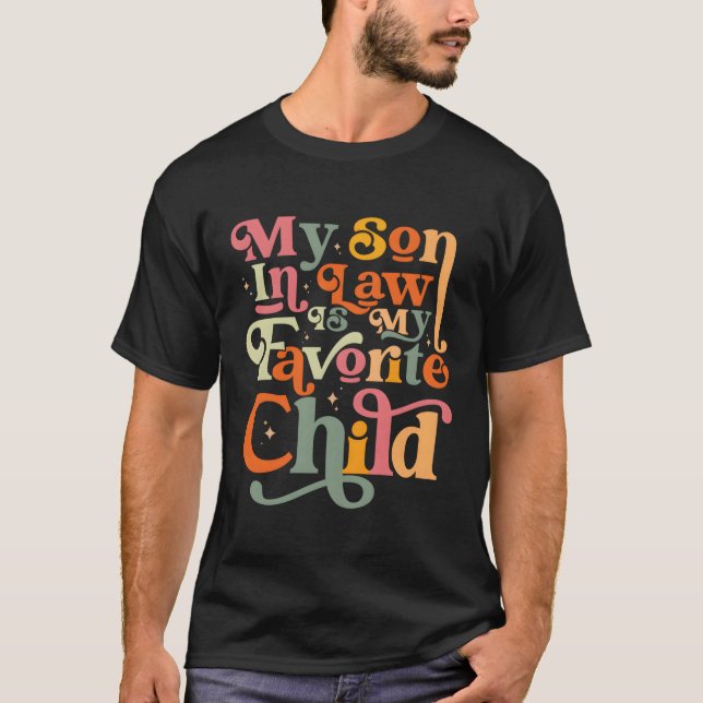 Camiseta Meu Filho De Direito É Meu Humor Familiar Favorito (Frente)