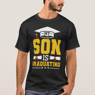 Camiseta Meu Filho Está Se Formando Orgulhamente Mãe Pai De