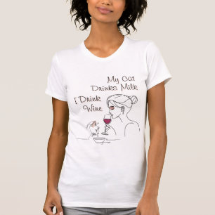 Camiseta Meu Gato Bebe Leite Eu Bebo Vinho