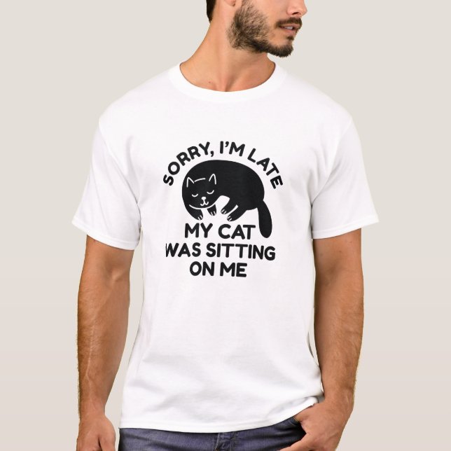 Camiseta Meu Gato Estava Sentado Em Mim (Frente)