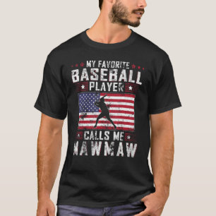 Camiseta Meu jogador de beisebol favorito me chama de Mãe M