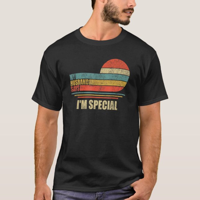 Camiseta Meu marido diz que sou o retro especial (Frente)