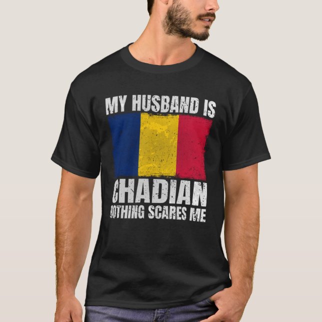 Camiseta Meu marido é o chadiano de bandeira para a mulher  (Frente)