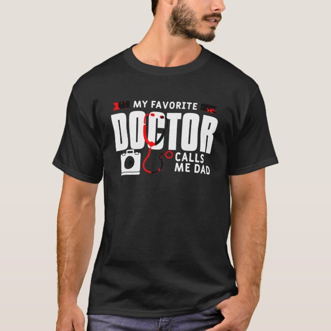 Camiseta Meu Médico Favorito Me Chama De Docinho Médico Eng (Frente)