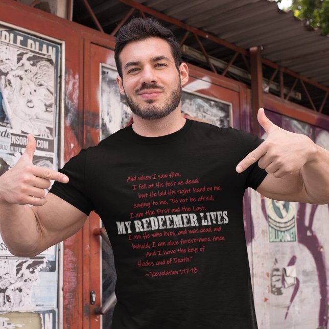 Camiseta MEU REDEMER VIVE Escritura de Páscoa Preta (Criador carregado)