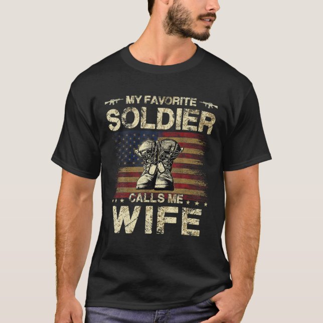 Camiseta Meu Soldado Favorito Me Chama De Esposa | Fim do E (Frente)