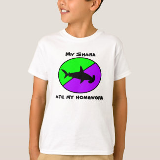 Camiseta Meu tubarão comeu meus trabalhos de casa