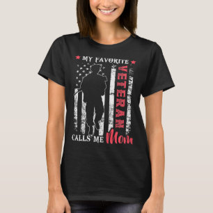 Camiseta Meu Veterano Favorito Me Chama Mãe EUA Bandeira Mã
