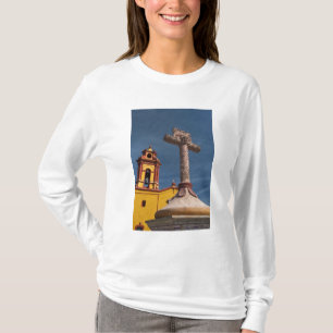 Camiseta México, Bernal. Vista da Igreja de San Sebastian