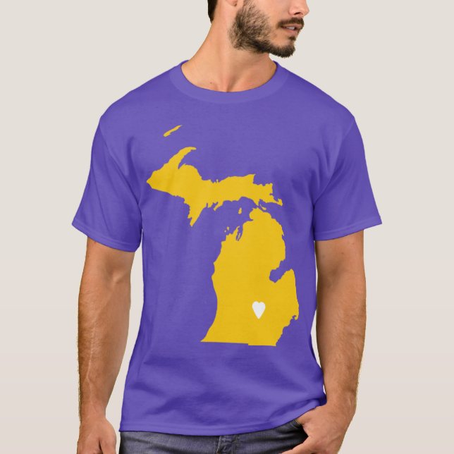 Camiseta Michigan Amor em Mostarda Oversized (Frente)
