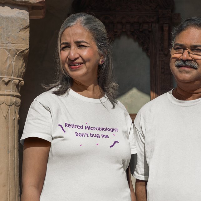 Camiseta Microbiólogo aposentado (Criador carregado)