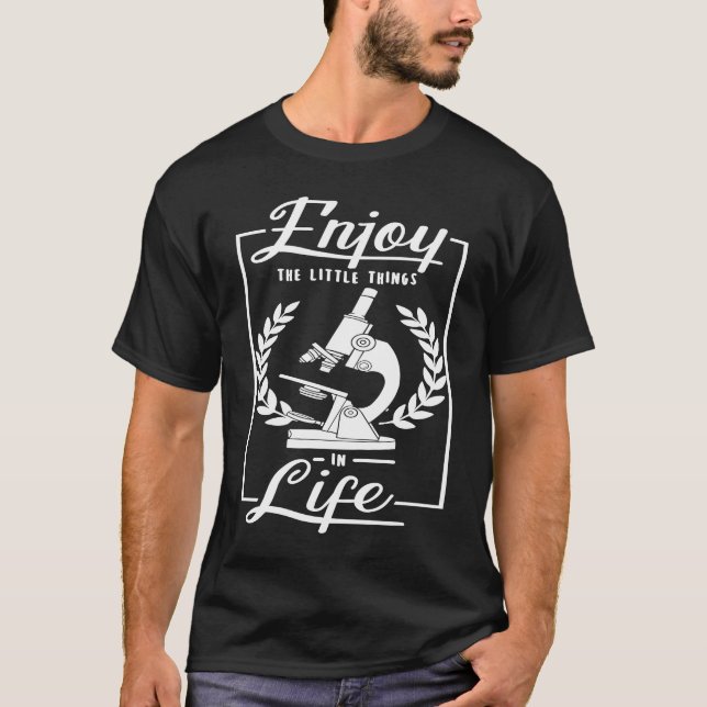Camiseta Microscópio Laboratório de Microbiologia Biologia  (Frente)