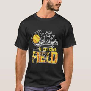 Camiseta Minha Avó Está No Leopardo De Softball No Campo T