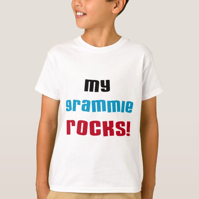 Camiseta Minha avó Rocks T shirts e presentes (Frente)