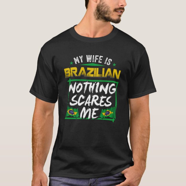 Camiseta Minha Esposa É Patrimônio Brasileiro, Bandeira De  (Frente)