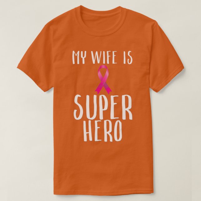Camiseta Minha esposa é um Cancer de Fita Rosa Super Herói (Frente do Design)