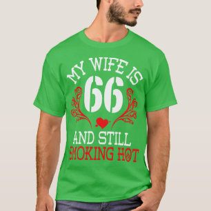 Camiseta Minha Esposa Tem 66 Anos E Ainda Fumando Hot Happ