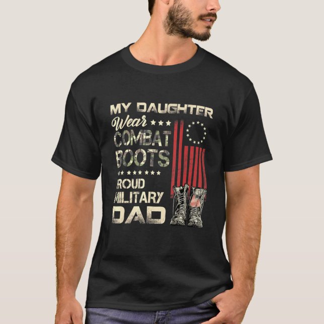 Camiseta Minha Filha Veste Combater Botas Orgulhosas Pai Mi (Frente)