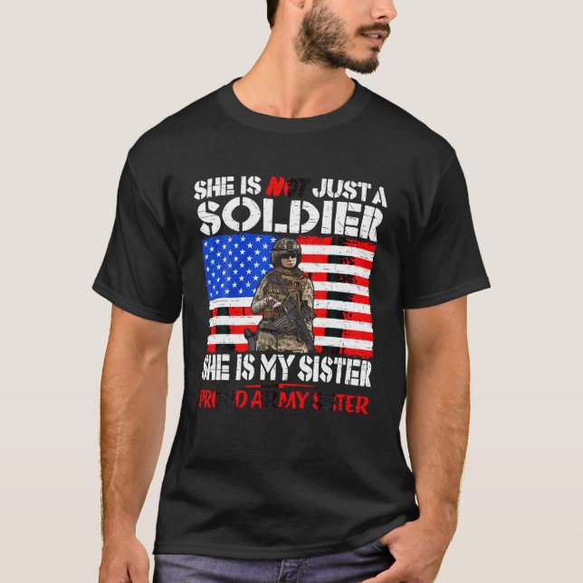 Camiseta Minha Irmã É Soldado Irmã Militar Do Exército Orgu (Frente)