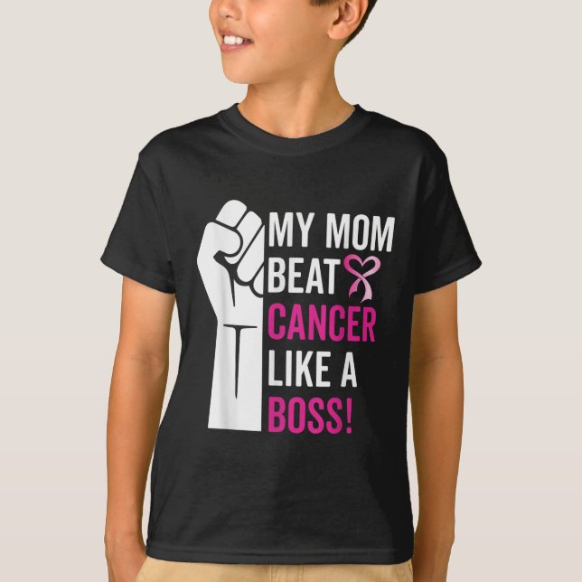 Camiseta Minha Mãe Bate No Cancer Da Mama Como Um Sobrevive (Frente)