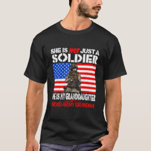 Camiseta Minha neta É Um Exército Soldado Orgulhoso