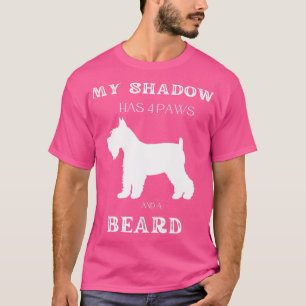 Camiseta Minha sombra tem 4 patas e uma barba