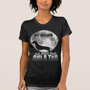 Camiseta Minha sombra tem quatro pés e uma cauda