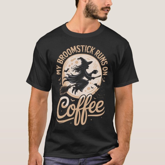 Camiseta Minha Vassoura Funciona Com Café (Frente)