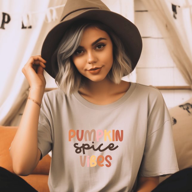 Camiseta Mini Boho Pumpkin Spice Vibes T-shirt (Pumpkin Spice Vibes :))