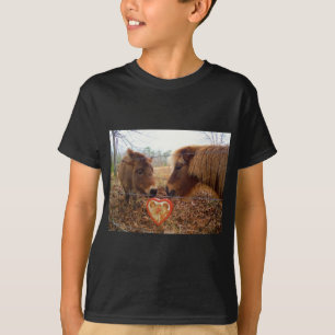 Camiseta Miniatura Macaco e Coração de Namorados de Cavalo