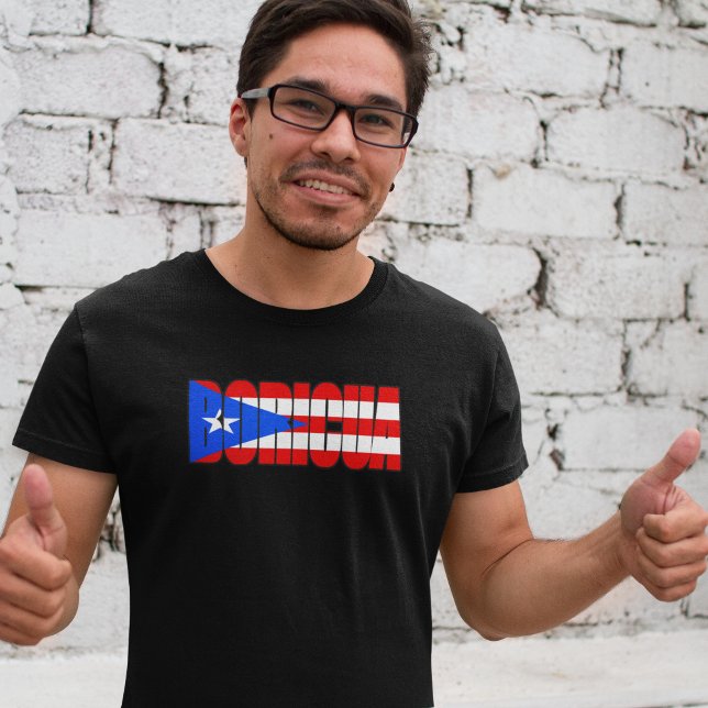 Camiseta Minimalist Boricua Puerto Rican Flag Typography (Minimalist Boricua Puerto Rican Flag Typography T-Shirt)