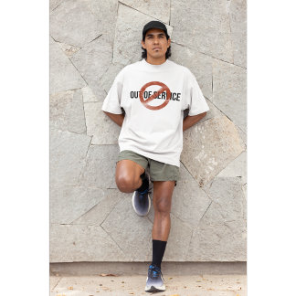 Camiseta Minimalist Grunge Out of Service Graphic Tee | 
