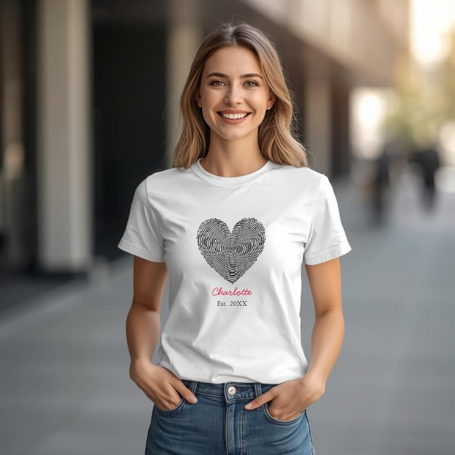 Camiseta Minimalist Heart Fingerprint Personalized Name  (Criador carregado)