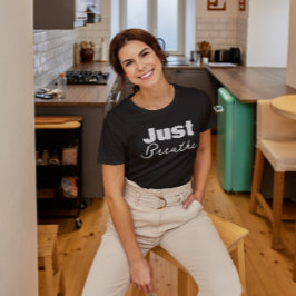 Camiseta Minimalist Just Breathe