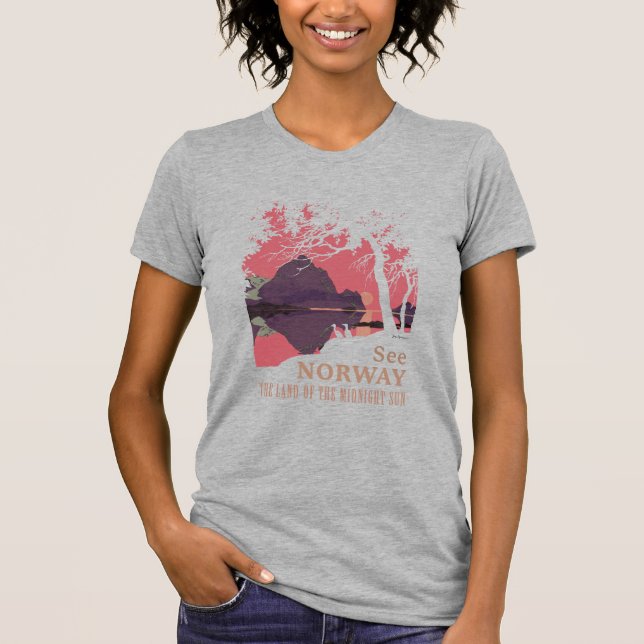 Camiseta Minimalist Norway Sunset Poster - Mountain Fjord (Frente)