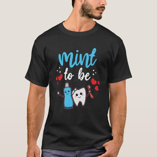 Camiseta Mint Para Estar Vestido Por Ele O Humor Namorados (Frente)