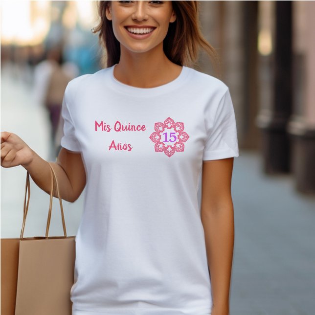 Camiseta Mis Quince Anos Pink Papel Picado Quinceanera (Mis Quince T-shirt from my Mexican Fiesta Flowers Quinceanera Collection)