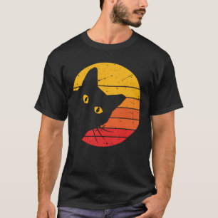 Camiseta "Misterioso Cat Vibes Await!"
